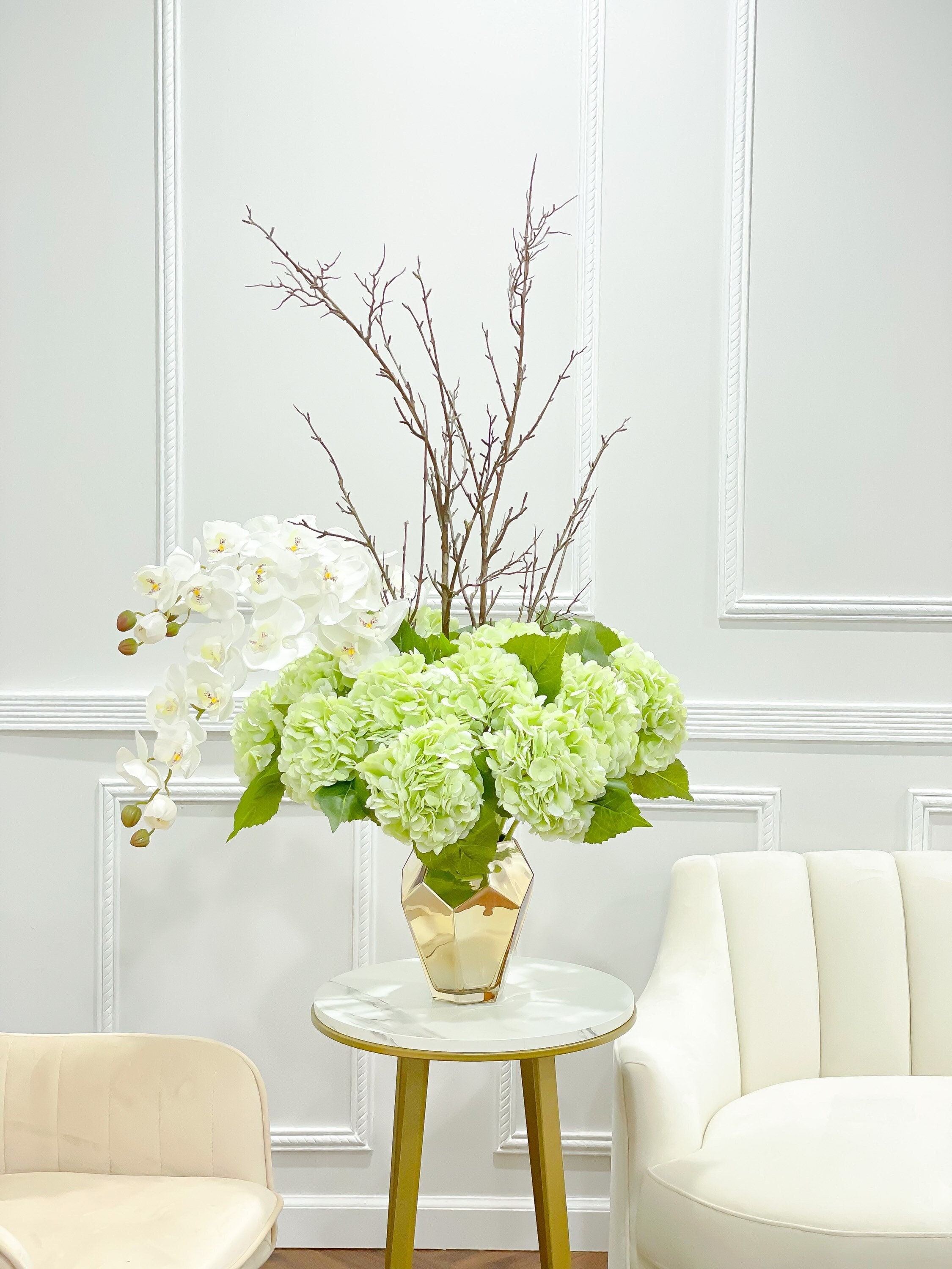 15 Elegant Flower Arrangements That'll Brighten up Any Room   Fall  flower arrangements, Hydrangea flower arrangements, Flower arrangements