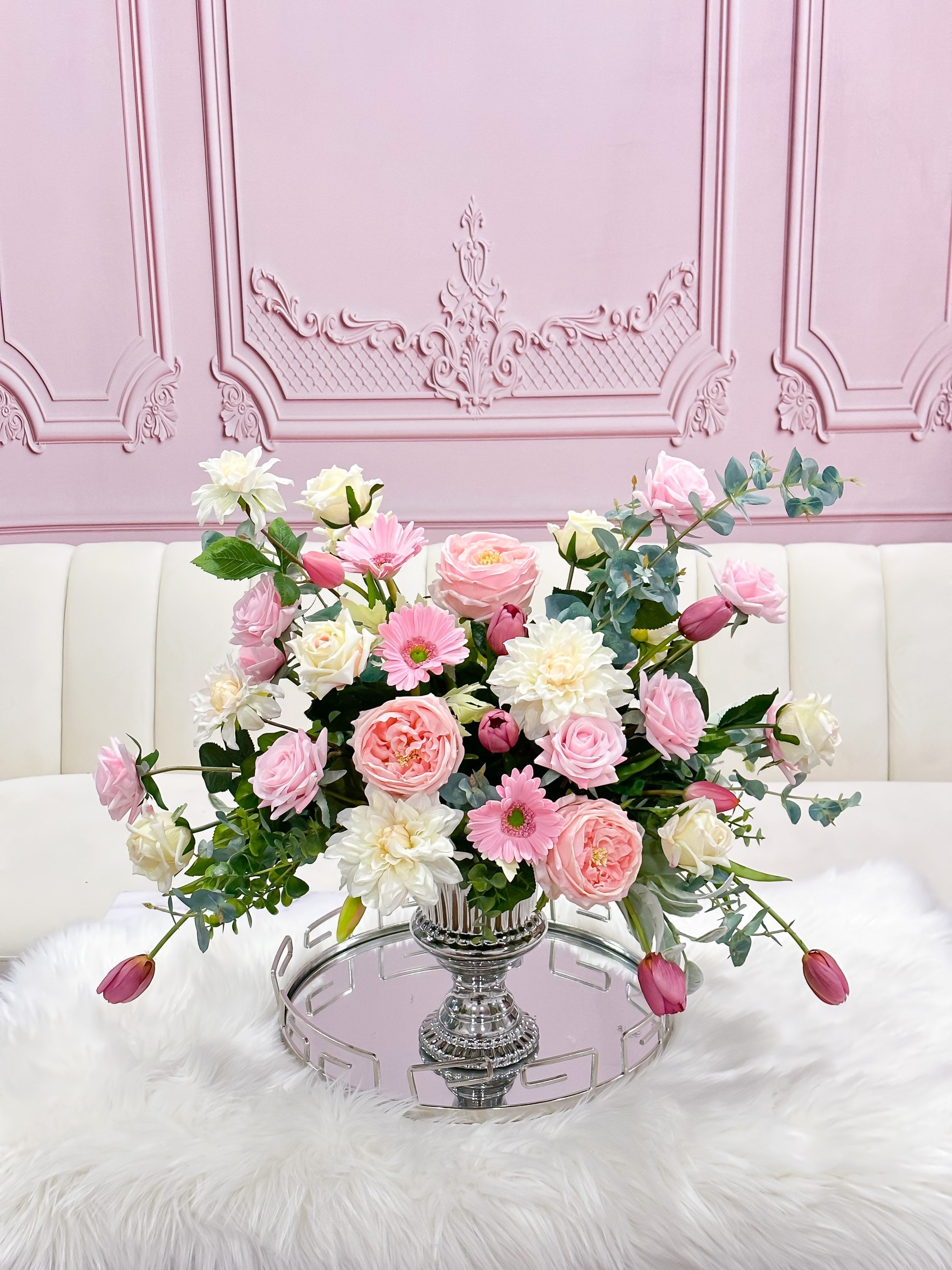 リアルタッチの大型フラワーアレンジメント：フレンチカントリーの