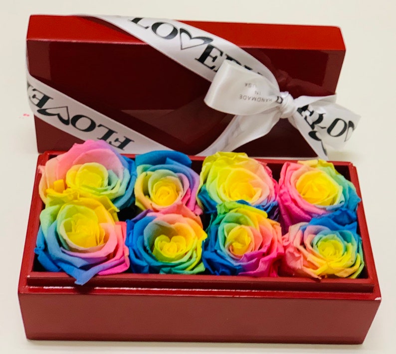 Free shipping SALE Premium rainbow roses in luxury lacquered treasure box