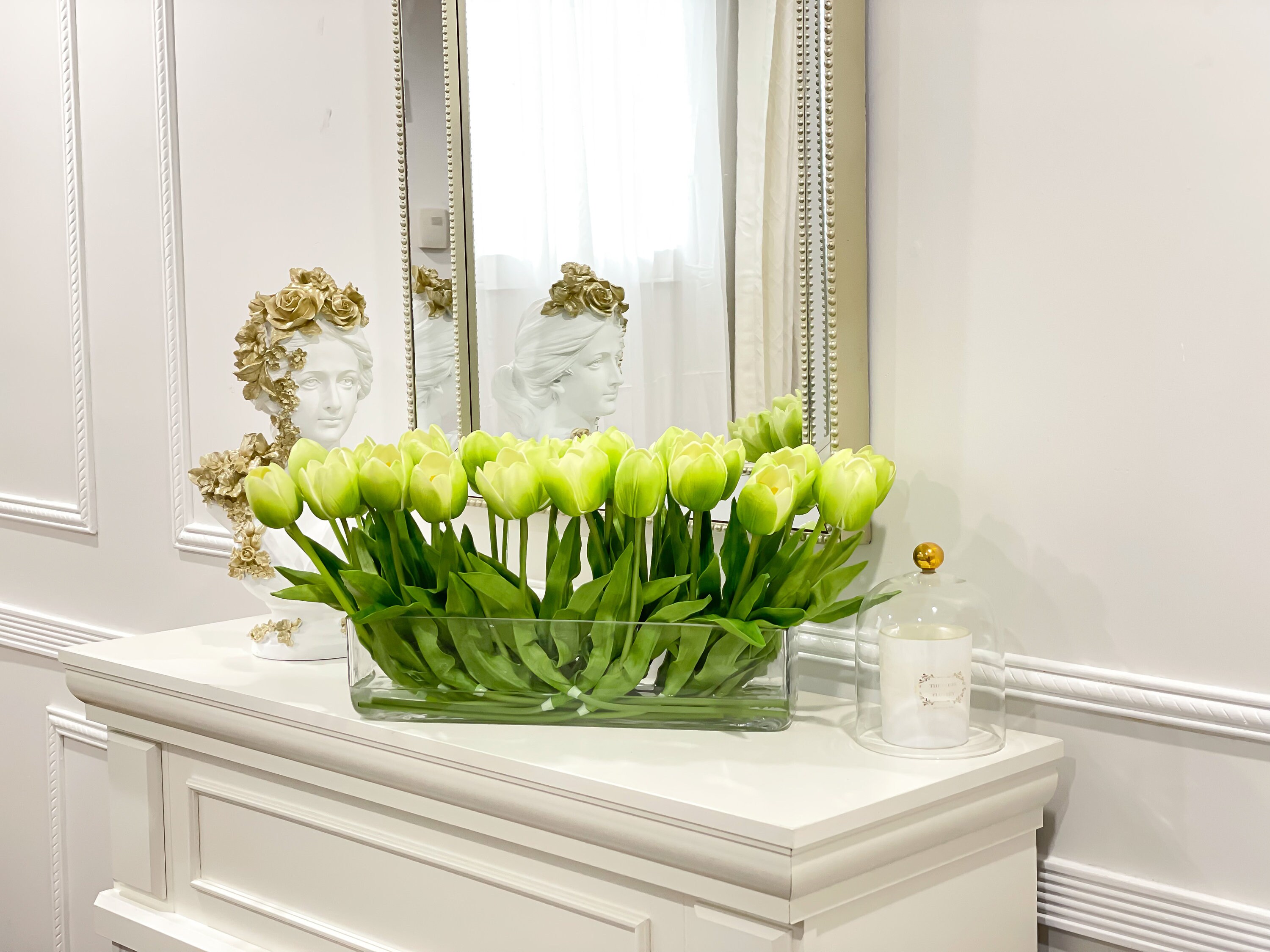 Moderne lange Real Touch Tulpenanordnung in Rechteck-Glasvase, grünes Ombré  künstliches Tulpen-Imitat-Mittelstück-luxuriöser französischer Blumendekor