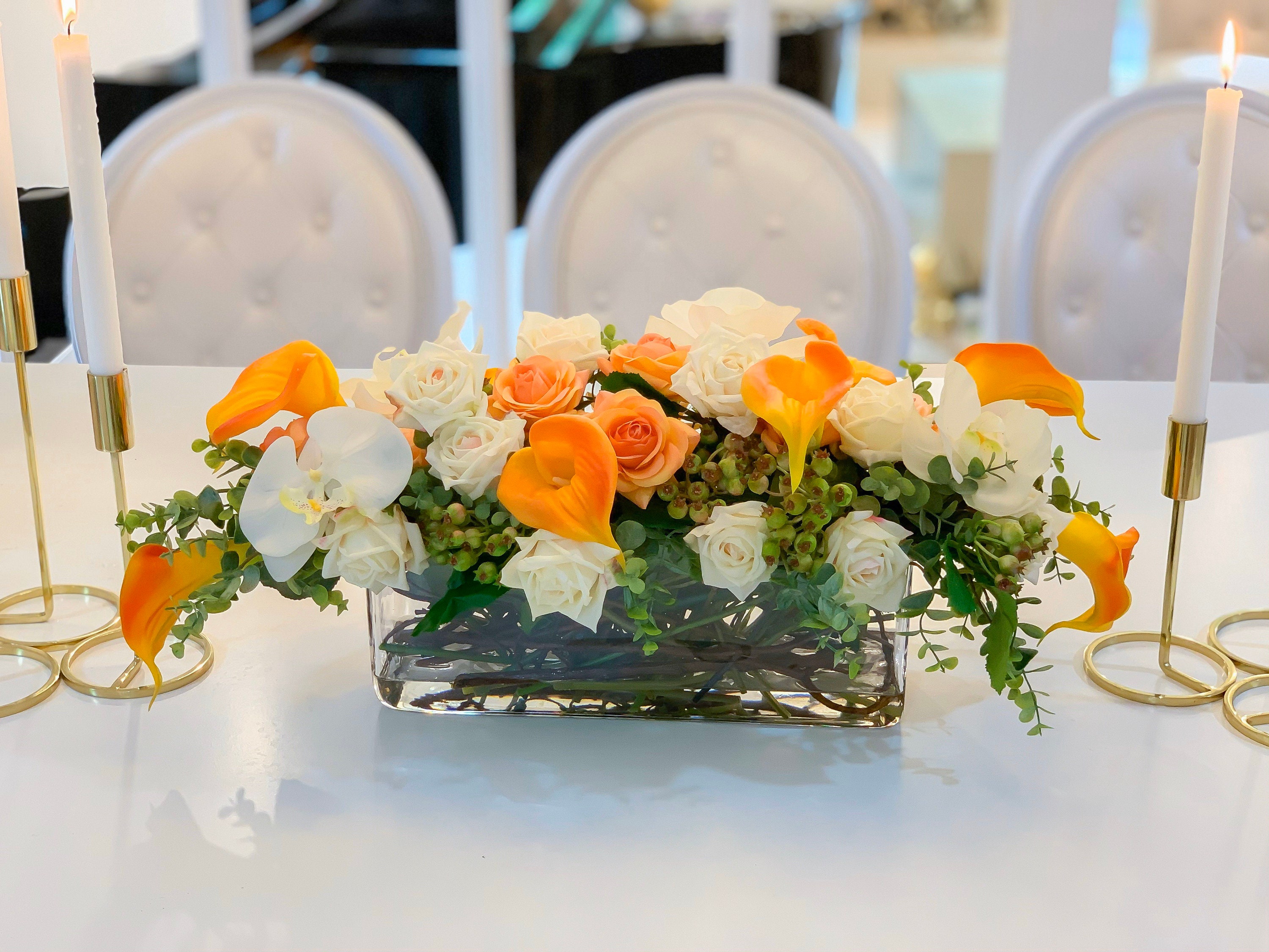 Moderno centro de mesa largo para la mesa de la cena de Acción de Gracias,  arreglo floral hecho a mano, gran arreglo de orquídeas Calla Lily Rose -   México
