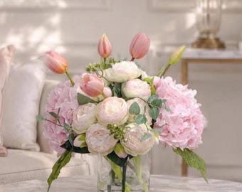 Arrangement roze hortensiapioen: Frans landelijk bloemenstuk
