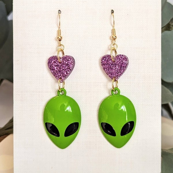 CLEARANCE // Grüne Alien Kopf Emaille Ohrringe, Strass, Ungewöhnlich, UFO, Y2K, hypoallergen, Geschenk für sie, Frauen Mädchen Teenager Mutter