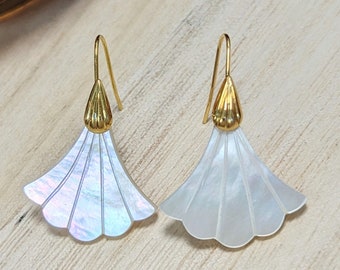 Mother of Pearl Fan Bridal Earrings, Scalloped, Pearl Art Deco, Beach Drop Earrings, MOP, Bridal, Hypoallergenic, Gift for her, Women Mom