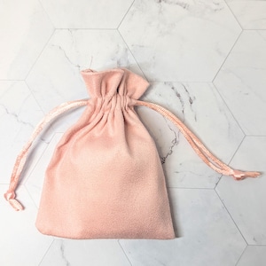 Roze microvezel cadeauzakje met trekkoord, 3,5 x 4,5 inch, zachtroze, babymeisje, bedankzakje, cadeauverpakking