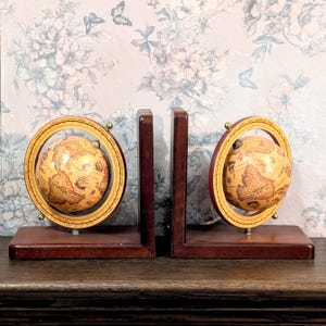 Vintage Mini Globe Buchstützen, Massivholz, Mahagoni, Alte Welt, Bürodeko, mit Box