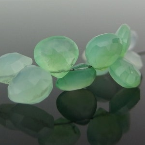 Chrysoprase Heart Briolettes, Faceted, 8.5-9.5 x 9-10 mm, Set of 14 image 4