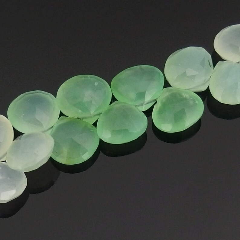 Chrysoprase Heart Briolettes, Faceted, 8.5-9.5 x 9-10 mm, Set of 14 image 2