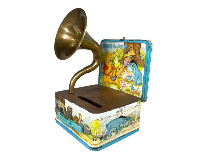 1976 Winnie the Pooh LunchBox Phone Amplifier, Acoustic iPhone Speaker, Lunch Box Speaker S21