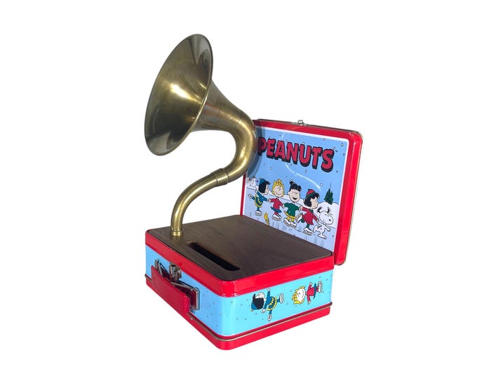 1999 Peanuts LunchBox Phone Amplifier, Acoustic iPhone Speaker, Lunch Box Speaker S6