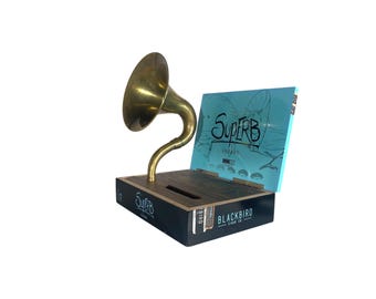 Superb, Blackbird Cigar Box Phone Amplifier, Acoustic iPhone Speaker S12