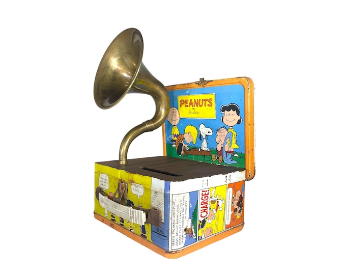 1959 Peanuts Snoopy LunchBox Phone Amplifier, Acoustic iPhone Speaker, Lunch Box Speaker S12