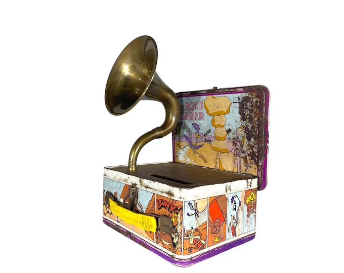 1973 Road Runner LunchBox Phone Amplifier, Acoustic iPhone Speaker, Lunch Box Speaker S13