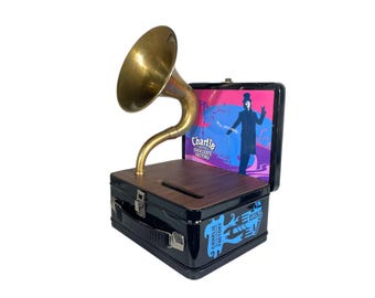 2011 Charlie and the Chocolate Factory LunchBox Phone Amplifier, Acoustic iPhone Speaker, Lunch Box Speaker S11