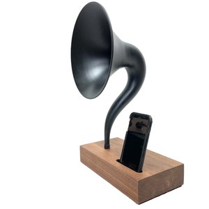 Reproduction Gramophone Speaker, Acoustic Speaker, iPhone Speaker, iPhone Amplifier, iPhone Stand, iPhone Dock image 2