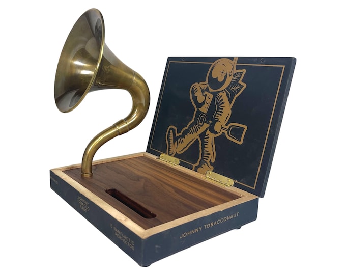 Room 101 Johnny Tobacconaut Cigar Box Phone Amplifier, Acoustic iPhone Speaker S13