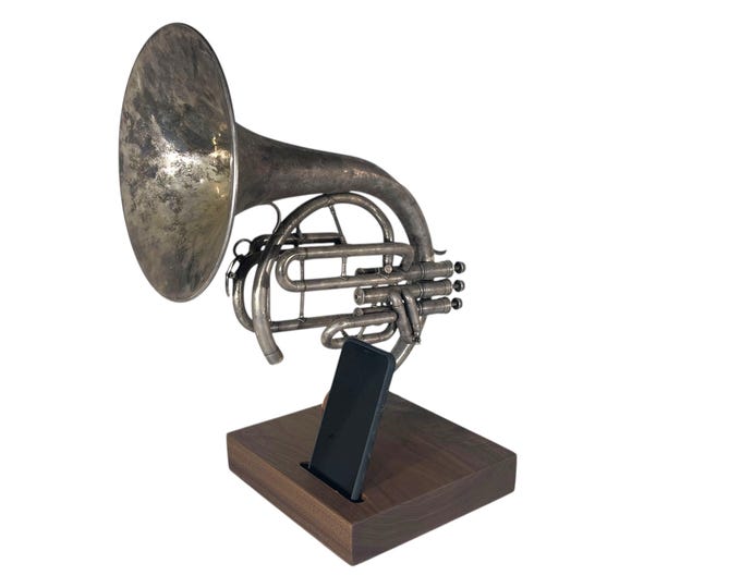 Mellophone Phone Amplifier, Acoustic iPhone Speaker
