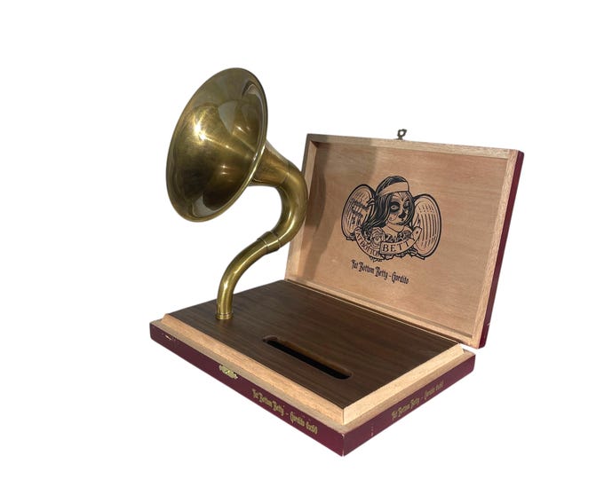 Fat Bottom Betty Cigar Box Phone Amplifier, Acoustic iPhone Speaker S14