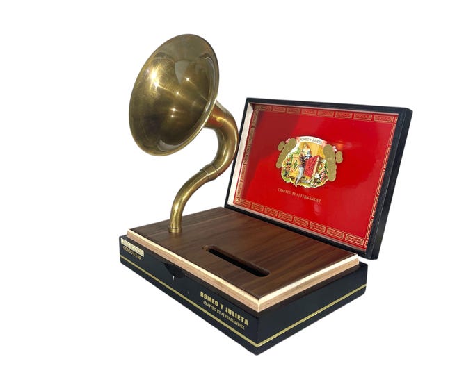 Romeo y Julieta Cigar Box Phone Amplifier, Acoustic iPhone Speaker S14