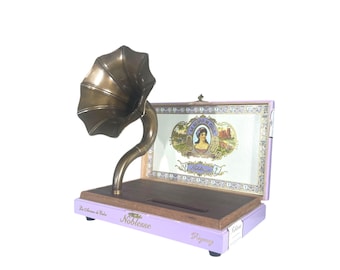 Noblesse Cigar Box Phone Amplifier, Acoustic iPhone Speaker  S15