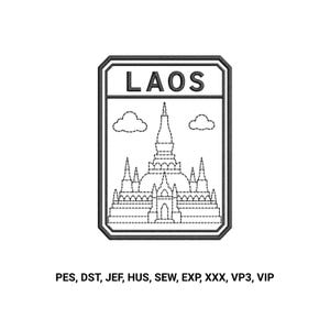 Op de afbeelding: Een rechthoekig machinaal borduurontwerp met het woord LAOS in zwarte hoofdletters boven een lijntekening van een tempel met wolken. Onder het ontwerp somt de tekst de bestandsformaten op: PES, DST, JEF, HUS, SEW, EXP, XXX, VP3, VIP.