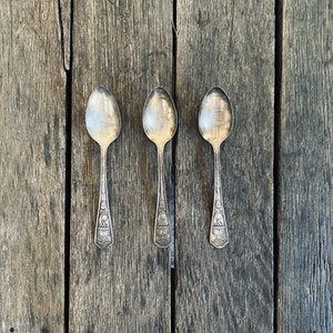 Vintage 1933 Chicago World&#39;s Fair A Century of Progress Silver Plate Souvenir Spoon Set