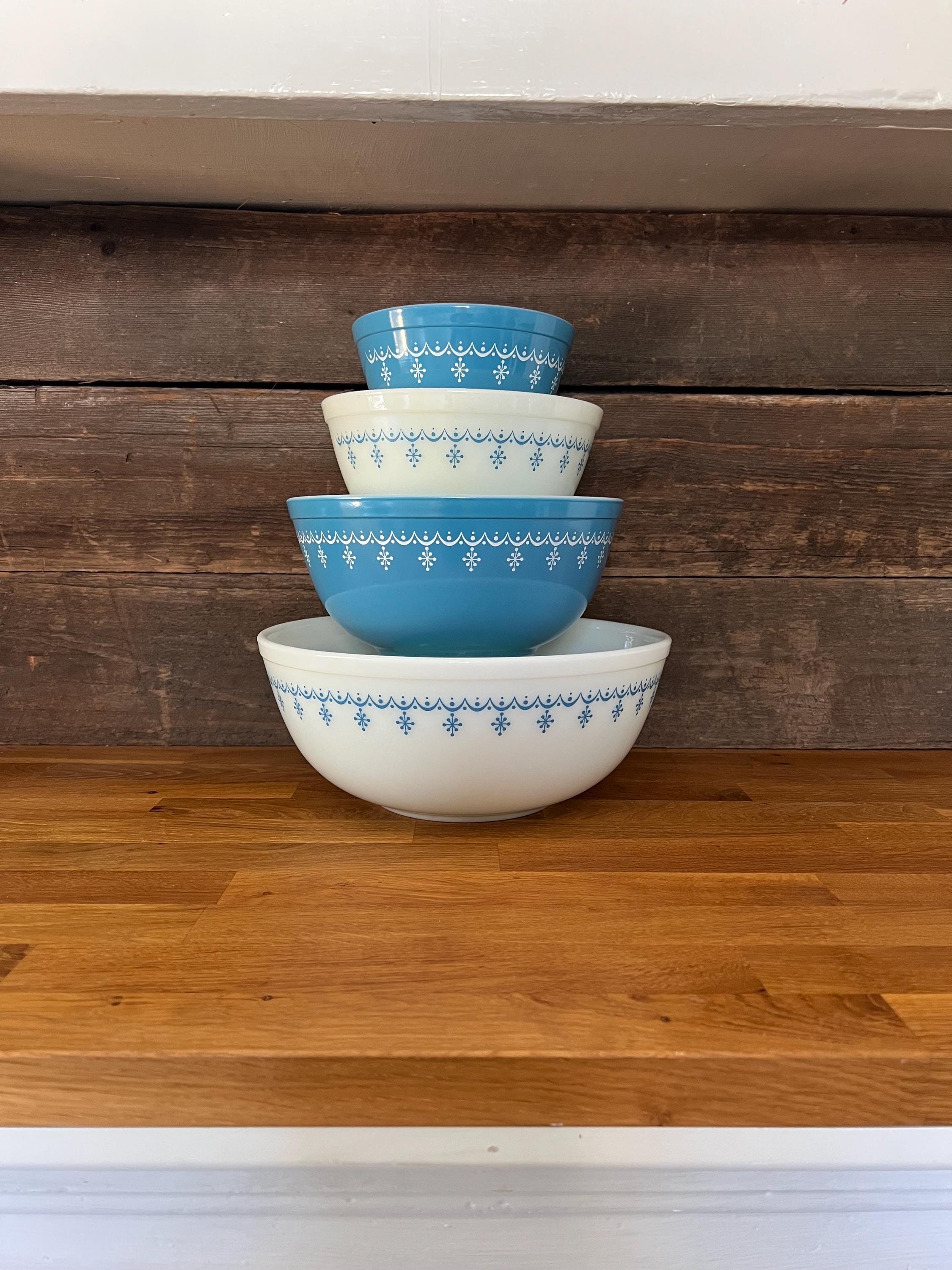 WATAGE様 OLD PYREX  flake 10点セット Pyrex Mixing Bowls, Snowflake Garland 401–404 | 1970s MCM | Opal