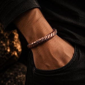 Bracciale in rame puro fatto a mano – Bracciale rigido in rame rosso massiccio per uomo e donna – Bracciale rigido intrecciato regolabile
