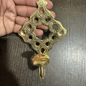 Gancio da parete in ottone massiccio, realizzato a mano – Artigianato marocchino. immagine 7