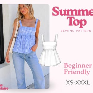 Puede incluir: Un top sin mangas con estampado de cuadros vichy azul y blanco, escote cuadrado y dobladillo acampanado. La imagen incluye un dibujo técnico del top, el texto Summer Top Sewing Pattern, Beginner Friendly y el rango de tallas XS-XXXL.