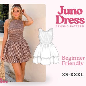 Puede incluir: Un vestido de cuadros vichy marrón y blanco con cuerpo fruncido y falda de dos volantes. La imagen incluye un dibujo técnico del vestido, el texto Juno Dress Sewing Pattern, Beginner Friendly, XS-XXXL y Pauline Montclaire.
