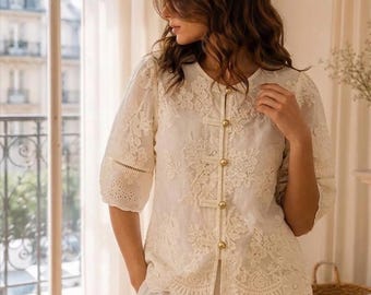 Chemisier en dentelle blanc vieilli, haut victorien à manches bouffantes, chemise d'été cottagecore