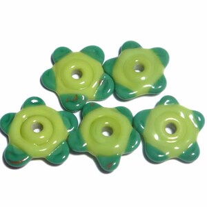 Dark and  Lime GREEN  FLOWER -  Handmade Glass Lampwork Beads - Christmas Colors Tiny Shaped Flowers Set of 5