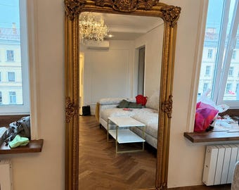 Großer Barock Boden Antikes Gold In voller Länge verzierter freistehender Spiegel
