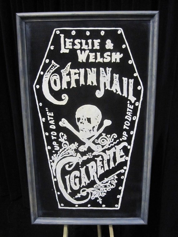 Signo de cigarrillos de uñas de ataúd