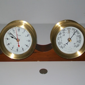 Boston Chelsea Brass Wall Monte Orologio al quarzo & barometro w / Culla di legno 1984