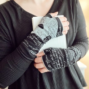 The Phantom of the Opera Writing Gloves - Fingerless Gloves Cotton, Arm Warmers, Gaston Leroux, Booklover Gift, Back to School, Classic