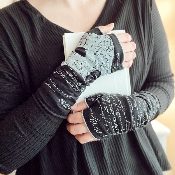 The Phantom of the Opera Writing Gloves - Fingerless Gloves Cotton, Arm Warmers, Gaston Leroux, Booklover Gift, Back to School, Classic