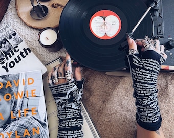 Der Rabe Schreibhandschuhe - Geschenk für Buchliebhaber, fingerlose Armstulpen, Edgar Allan Poe Geschenk, Abschlussfeier