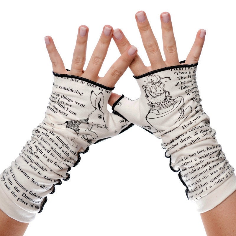 The Lion, the Witch and the Wardrobe Writing Gloves C.S. Lewis, Fingerless  Gloves, Arm Warmers, Shakespeare, Literary, Book Lover, Books 