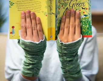 Anne of Green Gables Writing Gloves - Fingerless Gloves, Arm Warmers, Lucy Maud Montgomery, Literary, Book Lover, Books, Reading