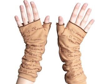 Romeo & Juliet Writing Gloves - William Shakespeare, Fingerless Gloves, Arm Warmers, Shakespeare, Literary, Book Lover, Books, Reading