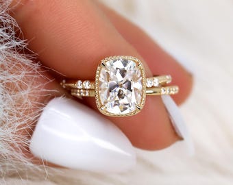 Conjunto de noivado com Laverna 3ct 10 x 8 mm e Moissanita Arlo 14kt com corte almofada antigo