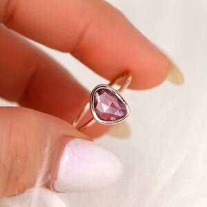 1.28ct Ready to Ship Donatella Pebble 14kt Rose Magenta Pink Sapphire Ring,Unique Sapphire Ring,Bezel Set Ring,Minimalist Ring,Dainty Ring