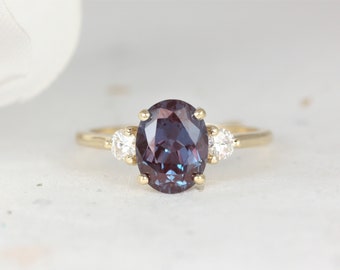 Gloria 8x6mm 14kt Gold Alexandrite Diamonds Dainty Minimalist 3 Stone Oval Ring,June Birthstone,Three Stone Ring,Anniversary Gift