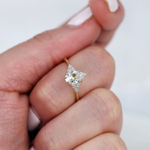 1ct Juliet 8x5mm 14kt Gold Moissanite Diamonds Dainty Pear Unique Cluster 3 Stone Engagement Ring