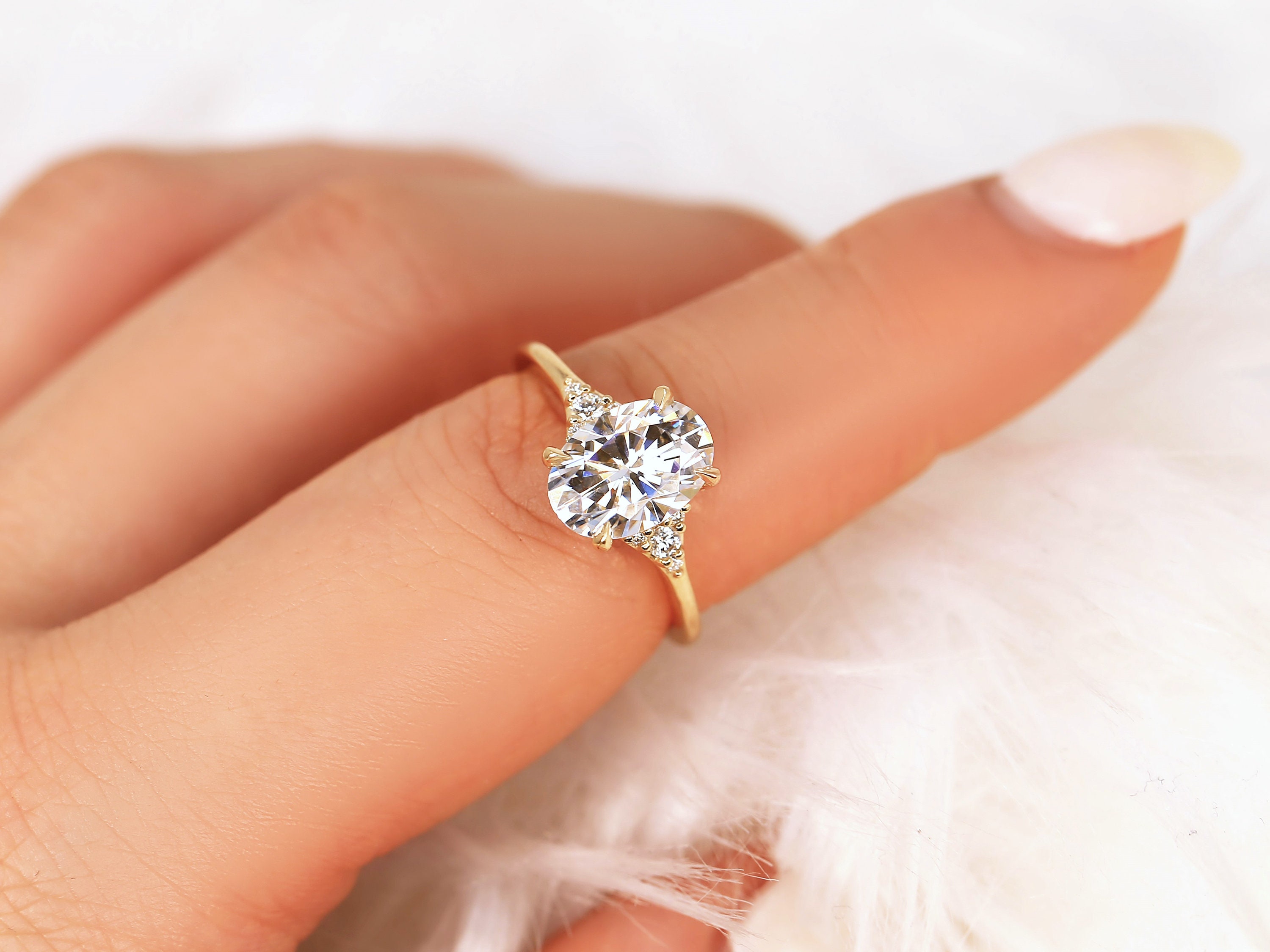 2.50ct Magda 10x7mm 14kt Moissanite Diamond Art Deco Oval 2.50ct Magda 10x7mm 14kt Moissanite Diamond Art Deco Oval