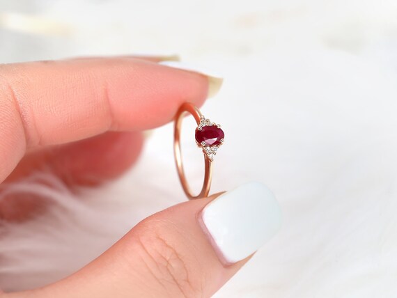 Juniper 6x4mm 14kt Rose Gold Ruby Diamonds 3 Stone Oval Ring,Dainty Oval Cluster Ring,July Birthstone ,Art Deco Engagement Ring,Ruby Ring