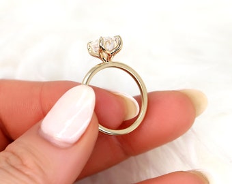 2.50ct Phoebe 10x7mm 14kt Moissanite Anillo solitario ovalado delicado único, anillo de compromiso ovalado único, anillo ovalado minimalista, regalo de aniversario