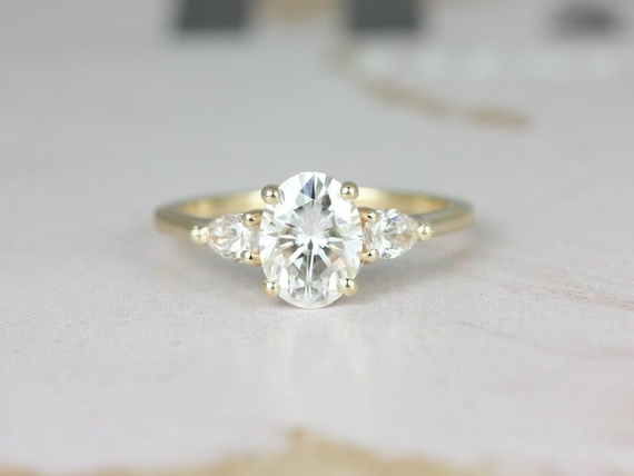 1.50ct Emery 8x6mm 14kt Gold Moissanite Diamond 3 Stone Oval  Engagement Ring,Three Stone Oval Ring,Anniversary Gift,Cluster Ring